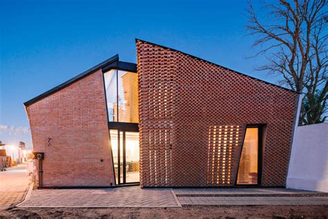 Mexican Houses That Show the Many Ways to Use Bricks | ArchDaily