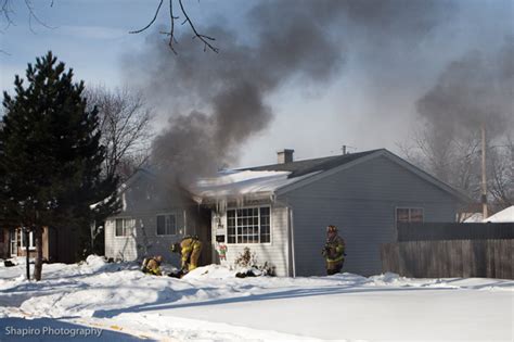 Wheeling (IL) house fire 2-12-11 « chicagoareafire.com