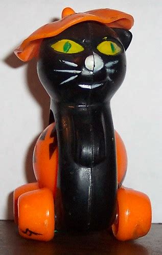 Vintage Hard plastic Halloween Cat with wheels (Front View… | Flickr
