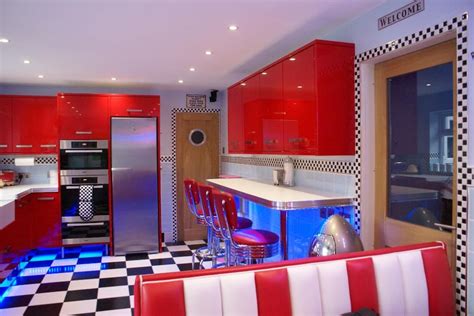 50S Diner Kitchen - Kitchen Design Ideas