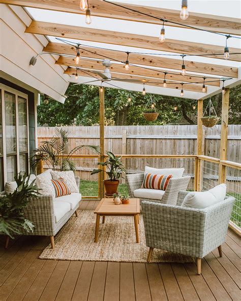 25+ Inspiring Small Deck Ideas for your Backyard