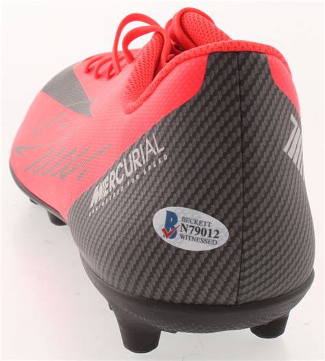 Cristiano Ronaldo Signed Nike Soccer Cleat (Beckett COA) | Pristine Auction