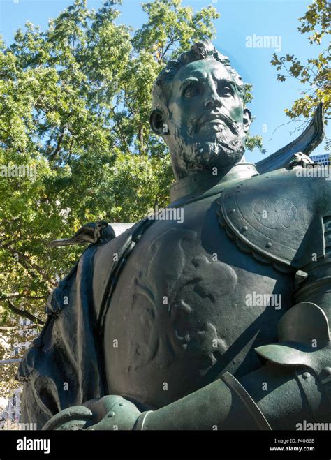 Giovanni da Verrazzano Statue, Battery Park, NYC, USA Stock Photo - Alamy