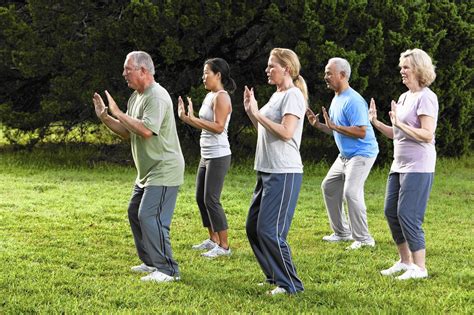 Tai chi proves beneficial for arthritic knees — and the mind - Chicago ...