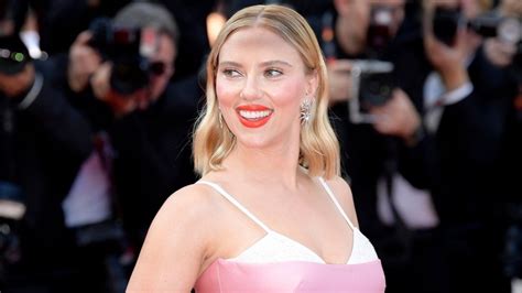 Asteroid City: Scarlett Johansson illumina il red carpet di Cannes 2023 ...