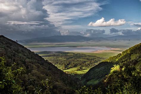 Ngorongoro - Travel to the Ngorongoro crater in Tanzania