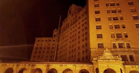 Ghost Walk At Baker Hotel In Mineral Wells - CBS DFW