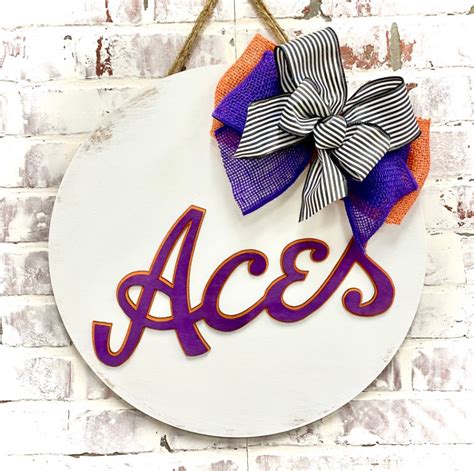 University of Evansville Aces Logo Mascot DIY Door Hanger Kit | SolelyYou