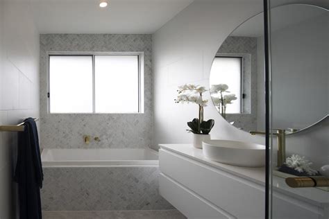 Freestanding vs Inset Bath Designs | Montgomery Homes