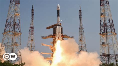 India launches Chandrayaan-3 rocket to moon – DW – 07/14/2023