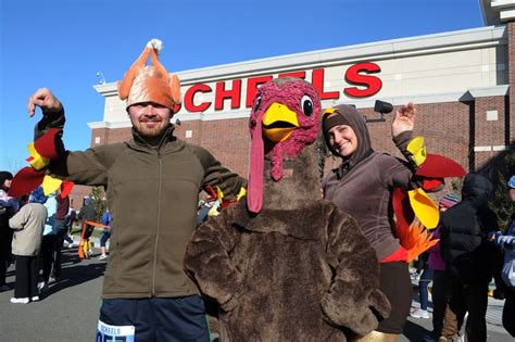 Annual Scheels Turkey Trot, Scheels (Sparks, NV), November 24 2022 ...