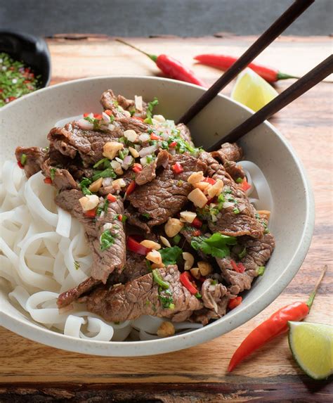 thai beef stir fry with rice noodles - glebe kitchen