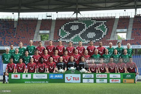 The team of Hannover 96 staff member Carlos Hernandez,... News Photo ...