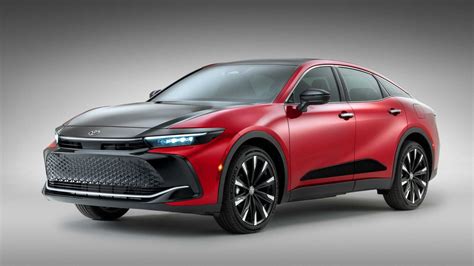 All-New Hybrid Toyota Crown Revealed - PakWheels Blog