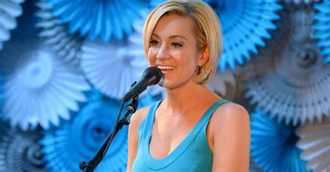 Kellie Pickler working on new album with songwriter husband - CBS News