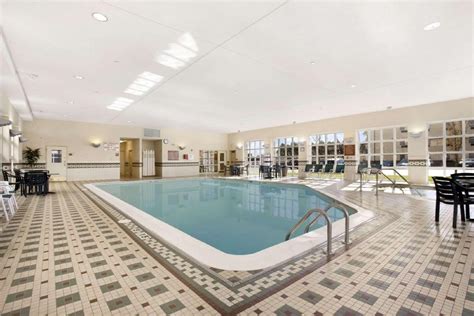 Hampton Inn and Suites Providence Warwick Airport in Warwick (RI) - Room Deals, Photos & Reviews