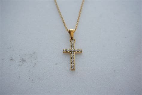 Gold Cross Pendant Necklace | diamond cross pendant | layered necklaces | gold chain necklace ...