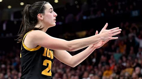 Caitlin Clark watched by WNBA coaches as Iowa star takes no chances ...