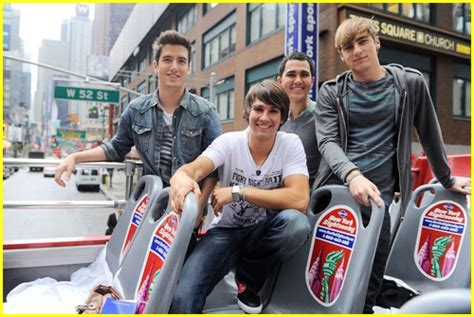 Full Sized Photo of big time rush tour bus 09 | Big Time Rush Takes Over NYC! | Just Jared Jr.