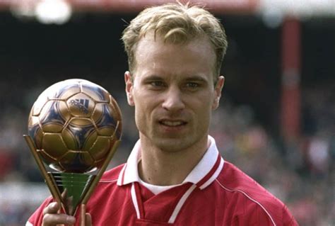 Dennis Bergkamp Bio - Pro Sports Bio