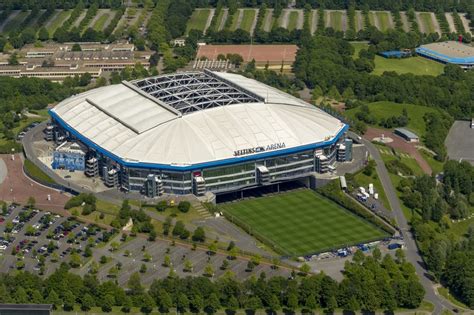 Aerial photograph Gelsenkirchen - View the Veltins-Arena, the stadium of Bundesliga football ...