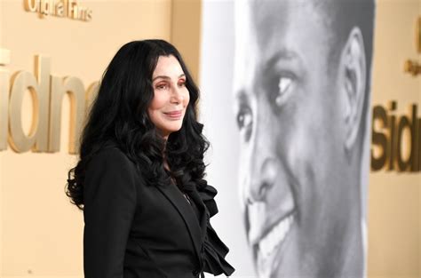 Cher Announces First Christmas Album