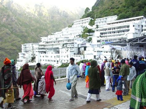 Vaishno Devi Cave reopens after 5-month hiatus - Northlines