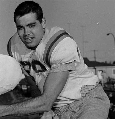 Why Does No One Remember Joe Kapp, the NFL's First Mexican-American ...