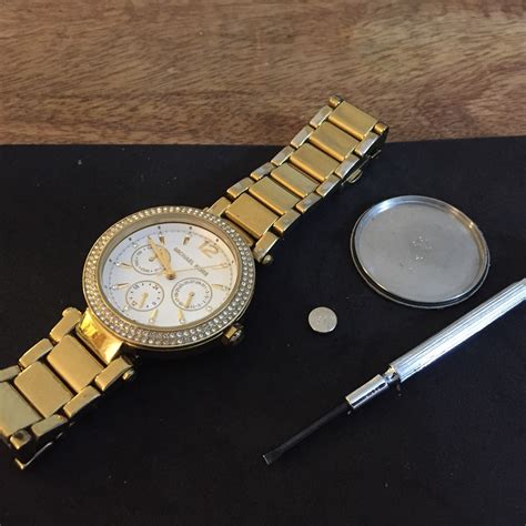 Descubrir 93+ imagen does michael kors change watch batteries - Abzlocal.mx