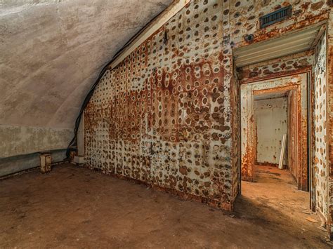 20 photos of abandoned bunkers in the US that hint at the country's Cold War past ...