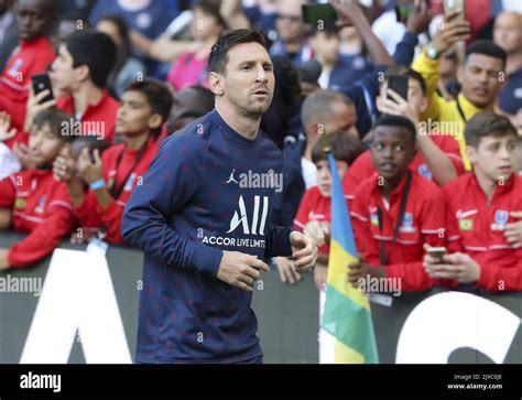 Lionel messi psg 2022 hi-res stock photography and images - Alamy