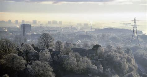 Glasgow weather as -3C temperatures create icy conditions and risk of ...