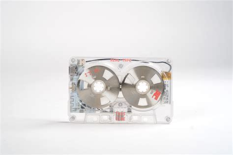 IT’S REAL BLUETOOTH SPEAKER + CASSETTE PLAYER | The Sinsa - thesinsa.com