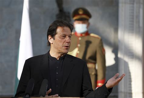 Pakistan PM Imran Khan tests positive for coronavirus | Daily Sabah