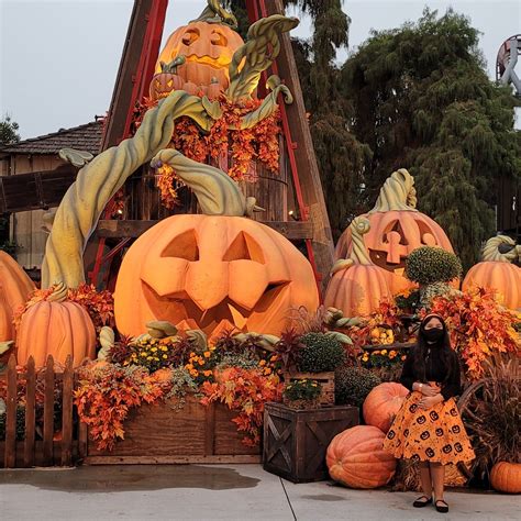 Knott’s Berry Farm Gets Spooky to Celebrate the Halloween Season ...