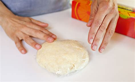 How to Make Pie Dough by Hand