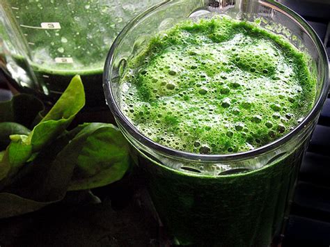 Spirulina: How to Eat It (4 Spirulina Recipes) - Eat Drink Better