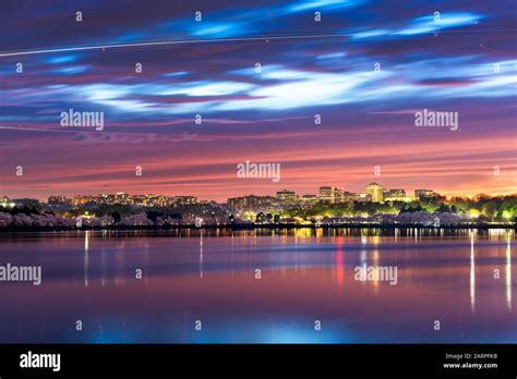 Washington dc skyline night hi-res stock photography and images - Alamy