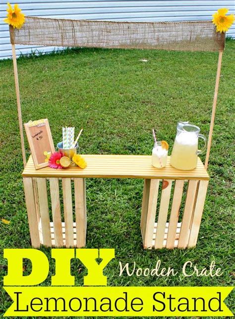 DIY Lemonade Stand Made Out of Pallets