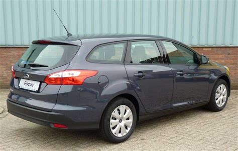 Ford focus station wagon 2011 review