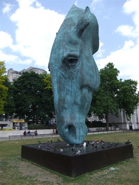 File:Sculpture of Horse's Head, Marble Arch, London - DSCF0444.JPG - Wikimedia Commons