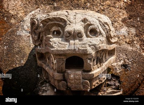 Templo de la serpiente emplumada Teotihuacan archaeological site Stock Photo: 87326773 - Alamy