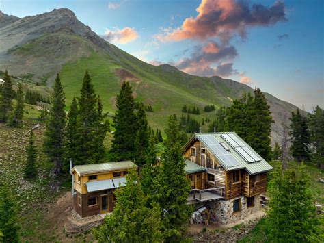 8 Cozy Colorado Cabin Rentals to Stay in This Fall | Field Mag