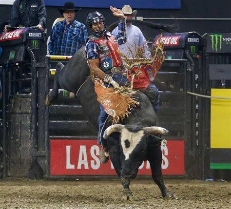 Bull riders pile up the miles chasing PBR world standings points ...