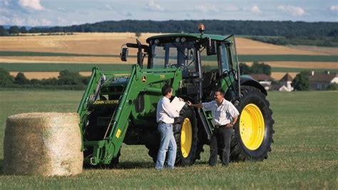 Farm machinery dealers: How they're changing and why - Farmers Weekly