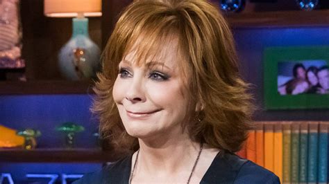 Country singer Reba McEntire mourns devastating death with ...