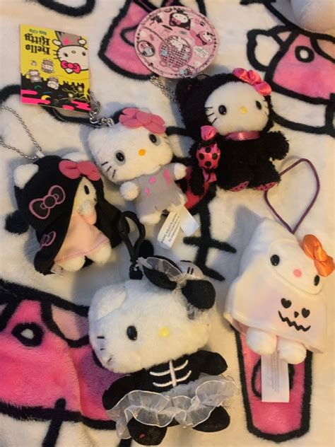 Hello kitty Halloween plush | Hello kitty keychain, Hello kitty halloween, Hello kitty items