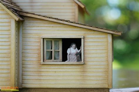 The Wizard of Oz Updated Miniature Gale Farm House replica movie model