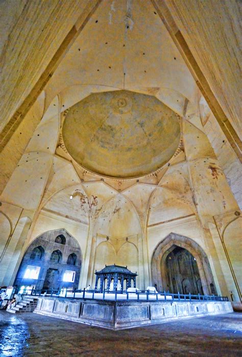 Image: Adil Shah's Tomb, Inside Gol Gumbaz, Bijapur, Karnataka