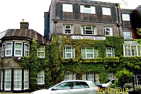 Ennis - Old Ground Hotel © Suzanne Mischyshyn :: Geograph Ireland